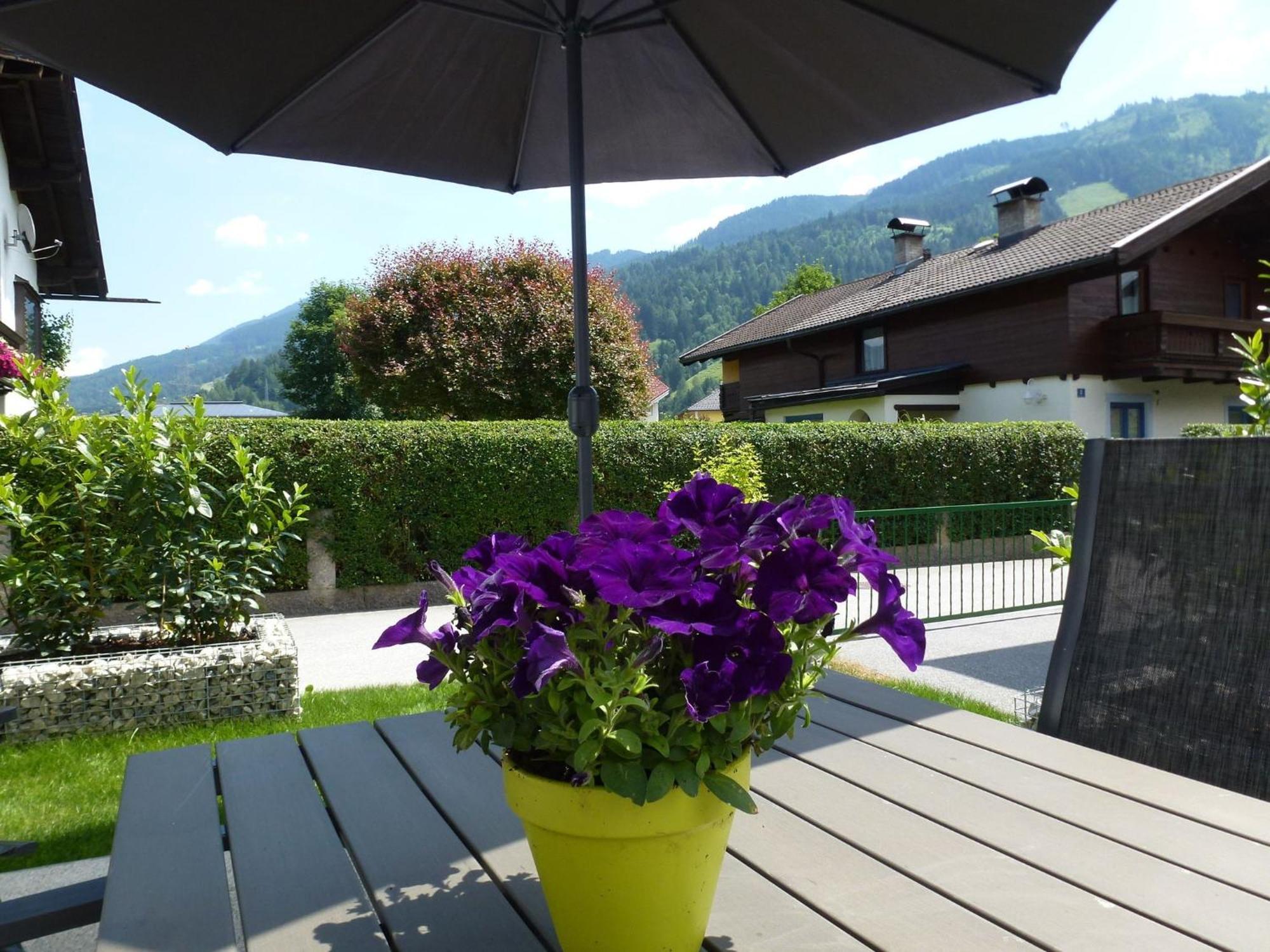 Villa Detached Chalet Close To The Ski Area Fusch an der Glocknerstraße Exterior foto
